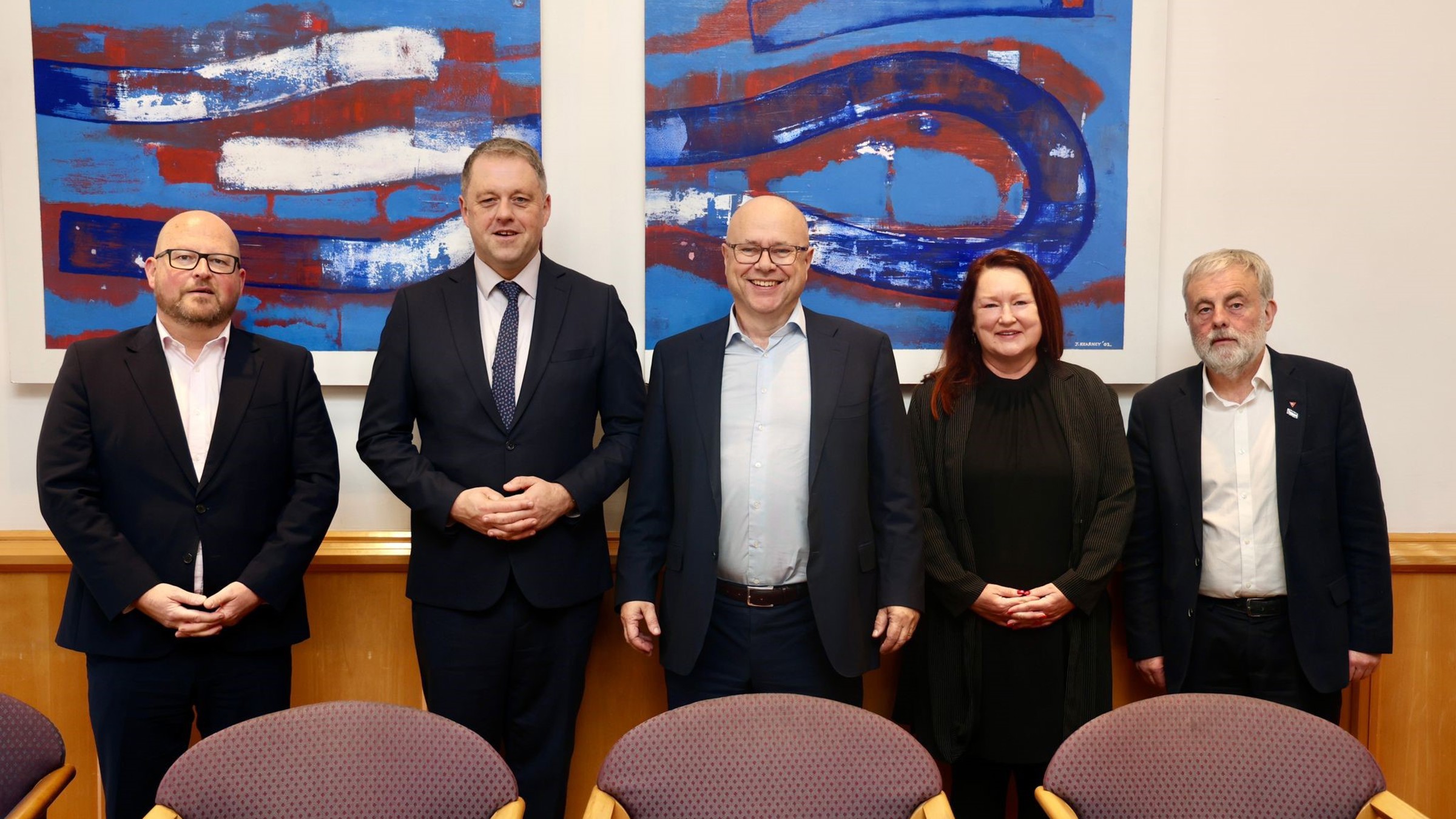 Minister Byrne poses for a photograph with officials from the Irish Congress of Trade Unions.