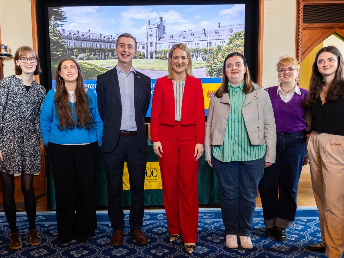 Minister McEntee meeting students from University College Cork.